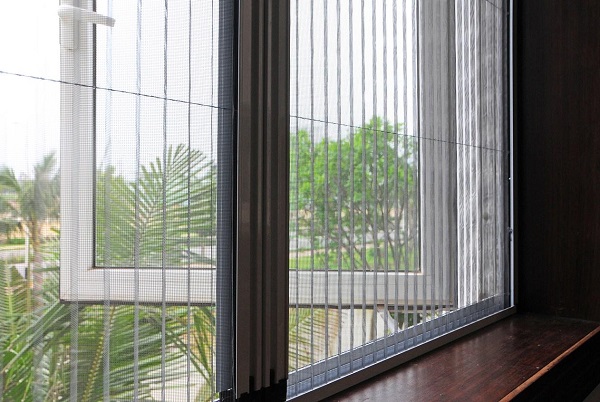Phong thủy cần biết khi lắp đặt cửa lưới chống muỗi cho cửa sổ
