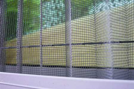 Cửa lưới chống muỗi tự cuốn biện pháp an toàn hiệu quả nhất
